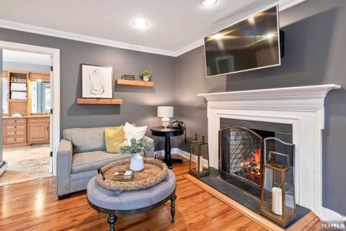 220 Allendale Ave, Allendale NJ  07401-1725 exterior