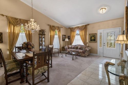 860 Valley Oak Dr, Hollister CA  95023-9155 exterior