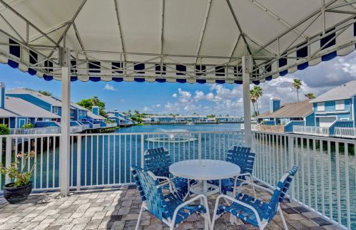 121 Ocean Dunes Cir, Jupiter FL  33477-9140 exterior