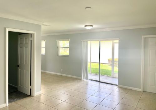 4392 Golfers Cir, West Palm Beach FL  33410-4610 exterior