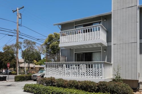 253 Oak Ave, Redwood City, CA 94061-2394