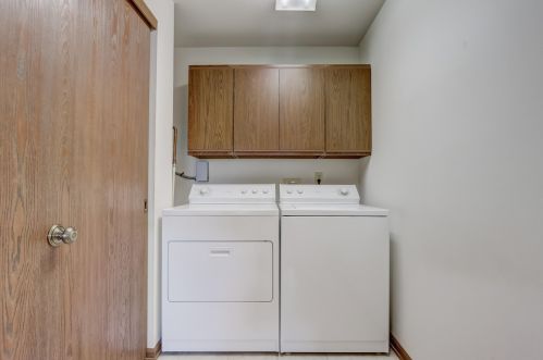 4585 Greenridge Cir, Milwaukee WI  53220-3380 exterior