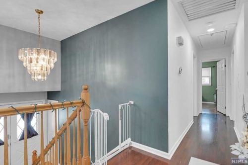 40 Carriage Ln, West Milford Lakes NJ  07480-1822 exterior