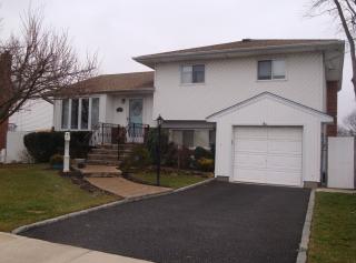 2521 Lefferts Pl, North Bellmore NY  11710-4420 exterior
