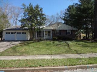 8 Hickory Ln, Berlin Boro, NJ 08009-2217