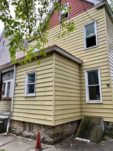 3026 Zephyr Ave, Pittsburgh, PA 15204-1845
