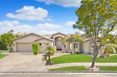 8 King Edward Ct, Rancho Mirage CA  92270-1621 exterior