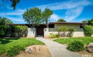 19 Toyon Dr, Woodland, CA 95695-5338