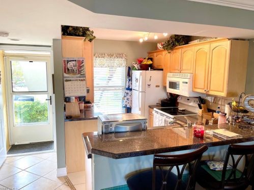1175 Mainsail Dr, Naples, FL 34114-8870