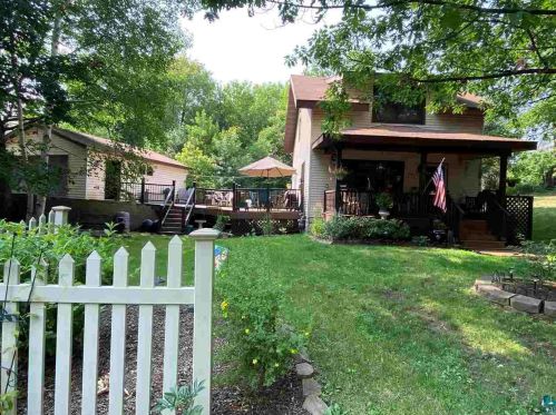 2615 6th St, Duluth, MN 55812-1505
