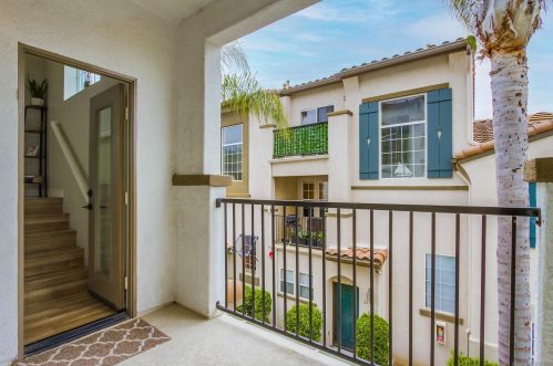 3147 Via Puerta, Carlsbad CA  92009-6081 exterior