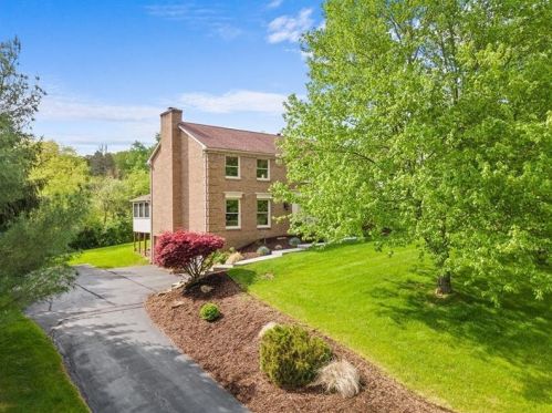 4803 Au Sable Dr, Gibsonia, PA 15044-8349