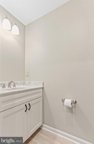 786 Arbor Dr, Red Lion PA  17356-8611 exterior