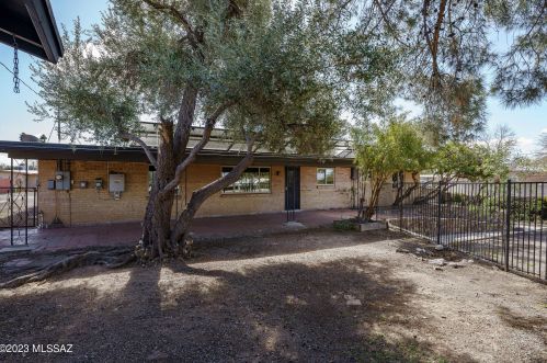 8801 Shiloh Pl, Tucson AZ  85710-2912 exterior