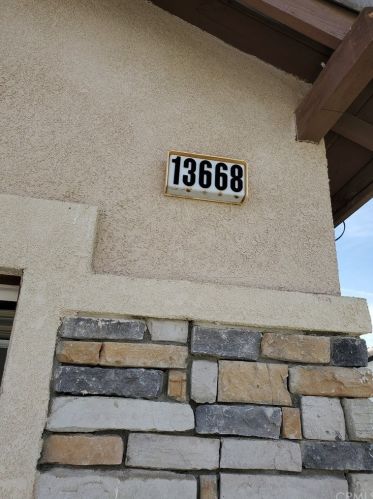 13668 Princeton Dr, Victorville, CA 92392-8389