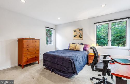 1483 Buck Crk Dr, Yardley PA 19067-4053 exterior