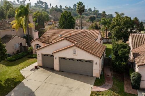 1325 Linsay Pl, Escondido CA  92026-3606 exterior