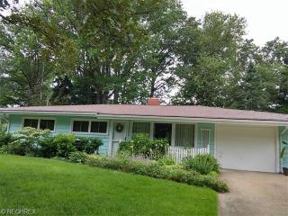1094 Sanford St, Vermilion, OH 44089-1550