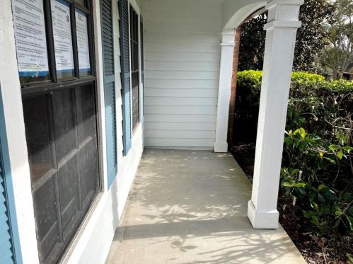 399 Carson Ln, Palm Harbor, FL 34684-3542
