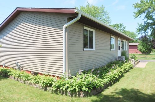 1708 Viking Ave, Holmen, WI 54636-9673