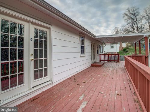 2263 Spinnaker Ct, Woodbridge VA  22192-2129 exterior