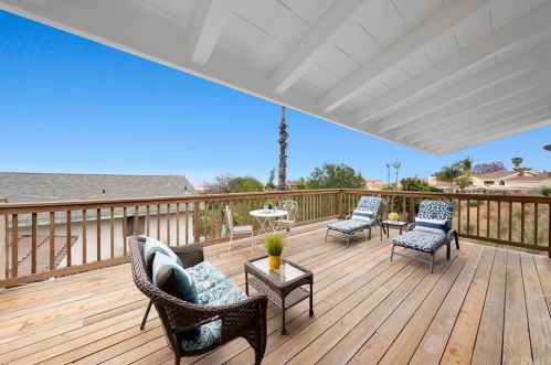 2114 Caddington Dr, Palos Verdes Estates CA  90275-2015 exterior