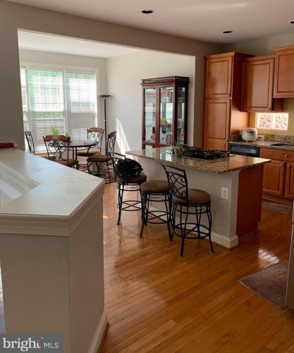 6766 Sycamore Park Dr, Haymarket VA  20169-2995 exterior