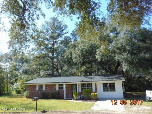 8382 Hillcrest Dr, Macclenny, FL 32063-4974