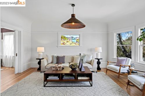 651 Alcatraz Ave, Oakland CA  94609-1005 exterior