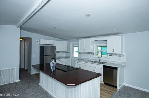 1135 Navajo Dr, Sebastian FL  32976-7048 exterior