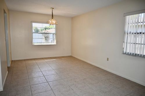 2714 Myakka Dr, Orlando FL 32839-5271 exterior