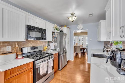 35 Carlisle Ct, Old Bridge NJ  08857-2777 exterior