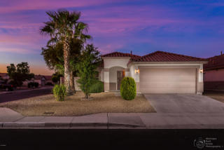 8516 Desert Ln, Mesa, AZ 85209-5206