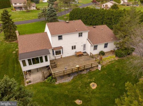 4848 Lisa Dr, Schnecksville, PA 18078-2865