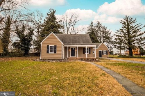 19 Rodney St, Seaford, DE 19973-2107