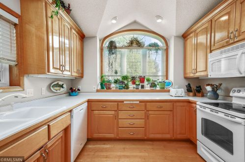 2624 Edinbrook Ter, Minneapolis, MN 55443-3737