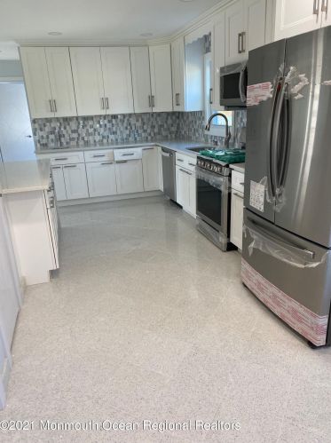 16 Cheryl Dr, West Long Branch NJ  07764-1756 exterior