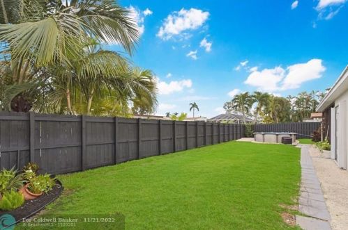 8421 17 Ct, Hollywood FL 33028 exterior