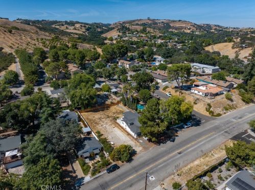 143 Vine St, Lake Nacimiento CA  93446-3736 exterior