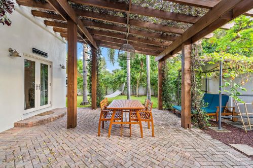 250 10th St, Delray Beach FL  33444-4048 exterior