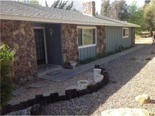 1471 Via Monserate, Fallbrook CA  92028-9304 exterior