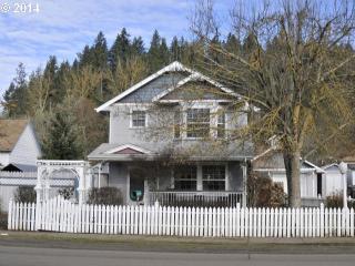 359 Kirk Ave, Brownsville, OR 97327-2235