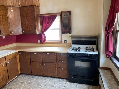 1218 Greenwood Ave, Green Bay, WI 54304-2653
