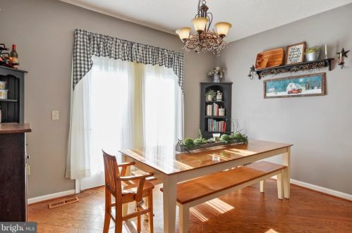 52 Oak Crest Dr, Richmond National Battlefiel VA  22835-1579 exterior