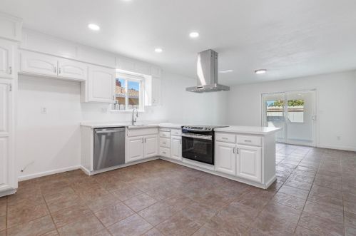 3809 Longbridge Dr, Modesto CA  95356-0856 exterior