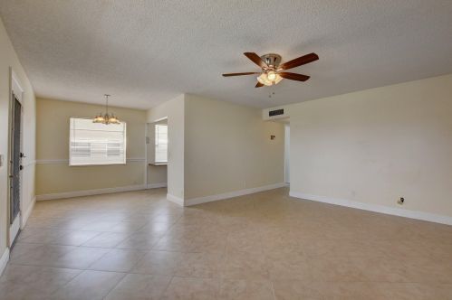 127 Burgundy C, Delray Beach FL  33484-5429 exterior