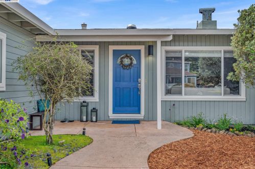 358 Monterey Rd, Pacifica CA  94044-1463 exterior