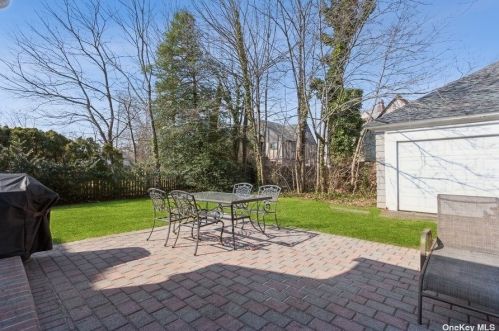 970 Allen Ln, Woodsburgh NY  11598-1705 exterior