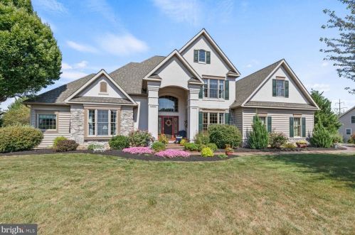 300 Country Meadows Dr, Lancaster, PA 17602-1488