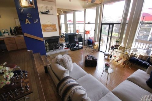 9325 Marina Pacifica Dr, Long Beach CA 90803-7004 exterior